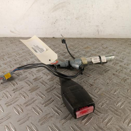 Attache ceinture avant gauche RENAULT CLIO 2 Photo n°1