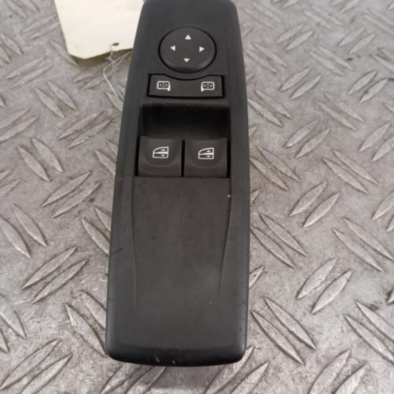 Interrupteur de leve vitre avant gauche RENAULT MEGANE 3