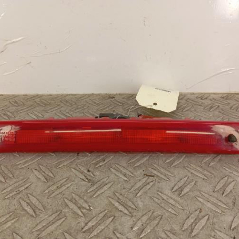 Feu arriere stop central RENAULT CLIO 3 Feu arriere stop central RENAULT CLIO 3