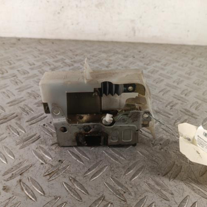 Serrure arriere droit RENAULT CLIO 2 Serrure arriere droit RENAULT CLIO 2