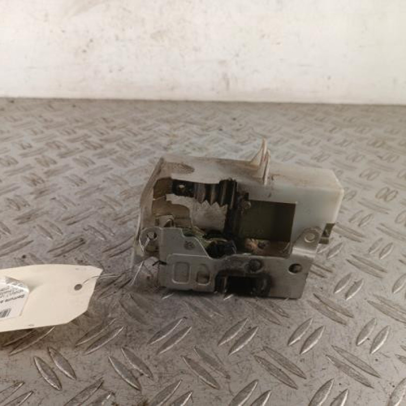Serrure arriere gauche RENAULT CLIO 2 Serrure arriere gauche RENAULT CLIO 2