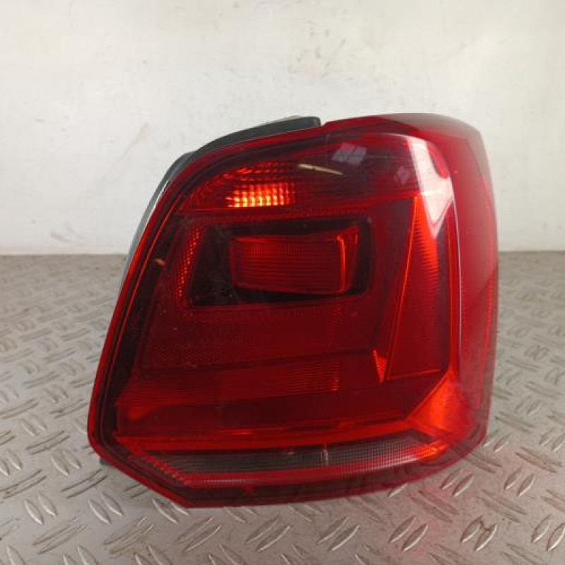 Feu arriere principal droit (feux) VOLKSWAGEN POLO 5 Feu arriere principal droit (feux) VOLKSWAGEN POLO 5