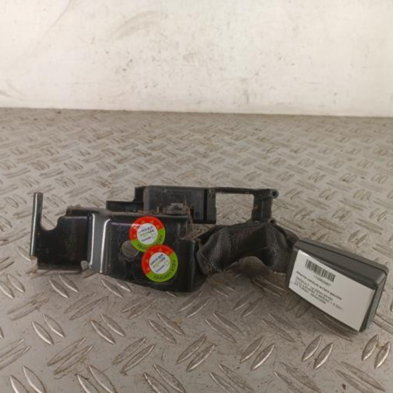 Attache ceinture arriere gauche RENAULT CLIO 3