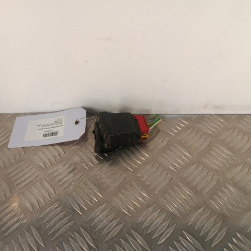 Interrupteur de leve vitre avant gauche RENAULT R21