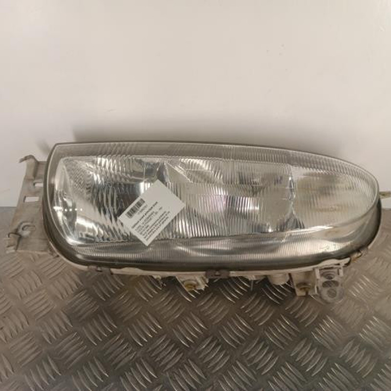 Optique avant principal droit (feux)(phare) FORD FIESTA 4