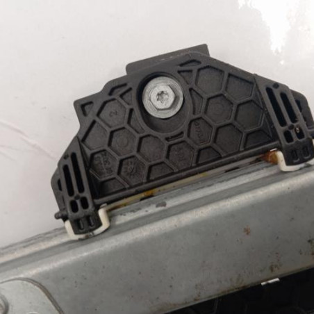 Leve vitre electrique avant droit DACIA SANDERO 2