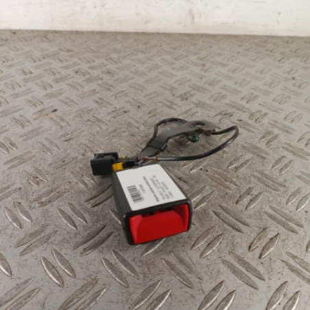 Attache ceinture arriere droit PEUGEOT 5008 1 Photo n°1