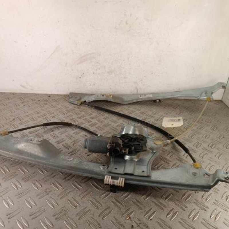 Leve vitre electrique avant gauche RENAULT CLIO 3