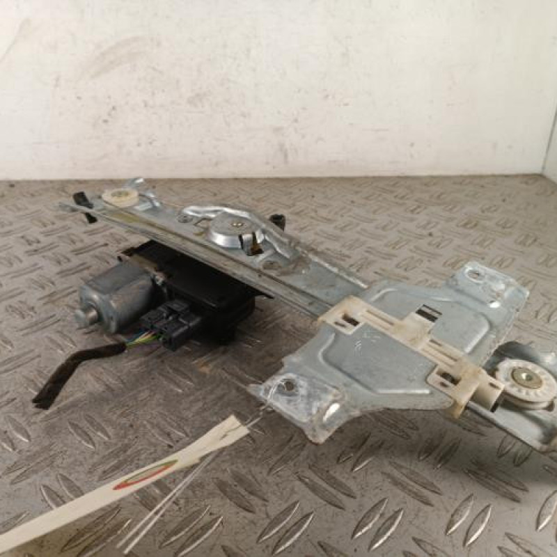 Leve vitre electrique arriere droit PEUGEOT 2008 1