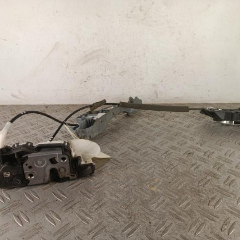Serrure avant gauche PEUGEOT 5008 1 Serrure avant gauche PEUGEOT 5008 1