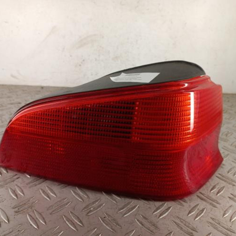 Feu arriere principal droit (feux) PEUGEOT 106 Feu arriere principal droit (feux) PEUGEOT 106