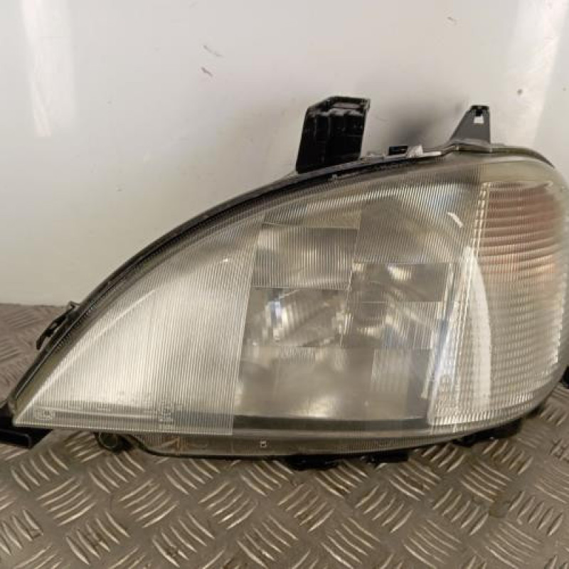 Optique avant principal gauche (feux)(phare) MERCEDES CLASSE M 163