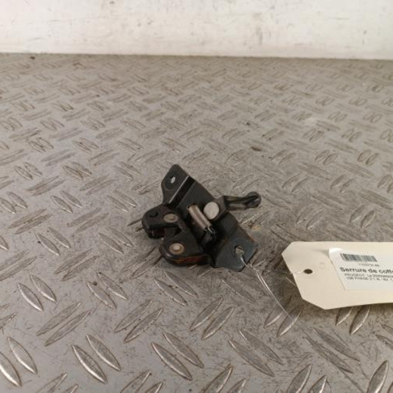 Serrure de coffre PEUGEOT 106 Serrure de coffre PEUGEOT 106