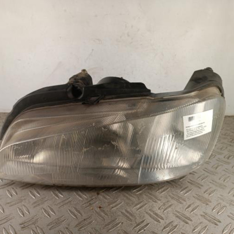 Optique avant principal gauche (feux)(phare) PEUGEOT 106