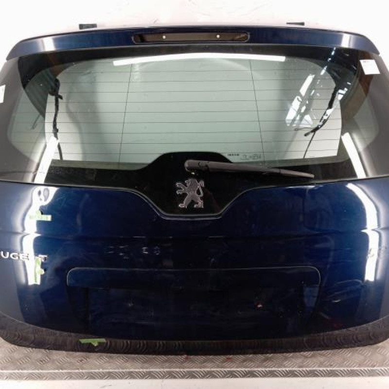 Malle/Hayon arriere PEUGEOT 5008 1