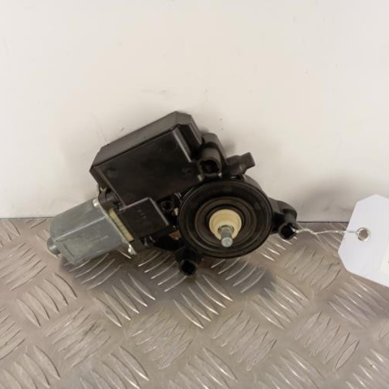 Moteur leve vitre avant droit VOLKSWAGEN BEETLE 2