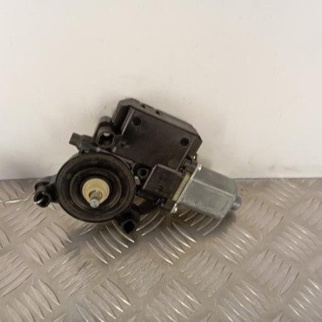 Moteur leve vitre avant gauche VOLKSWAGEN BEETLE 2 Photo n°1