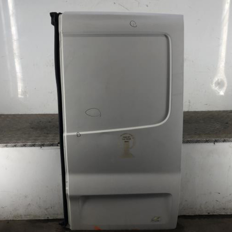 Porte de coffre droit OPEL VIVARO 1