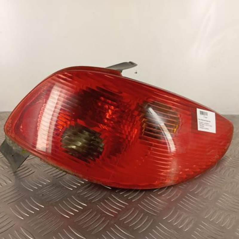 Feu arriere principal droit (feux) PEUGEOT 206 Feu arriere principal droit (feux) PEUGEOT 206
