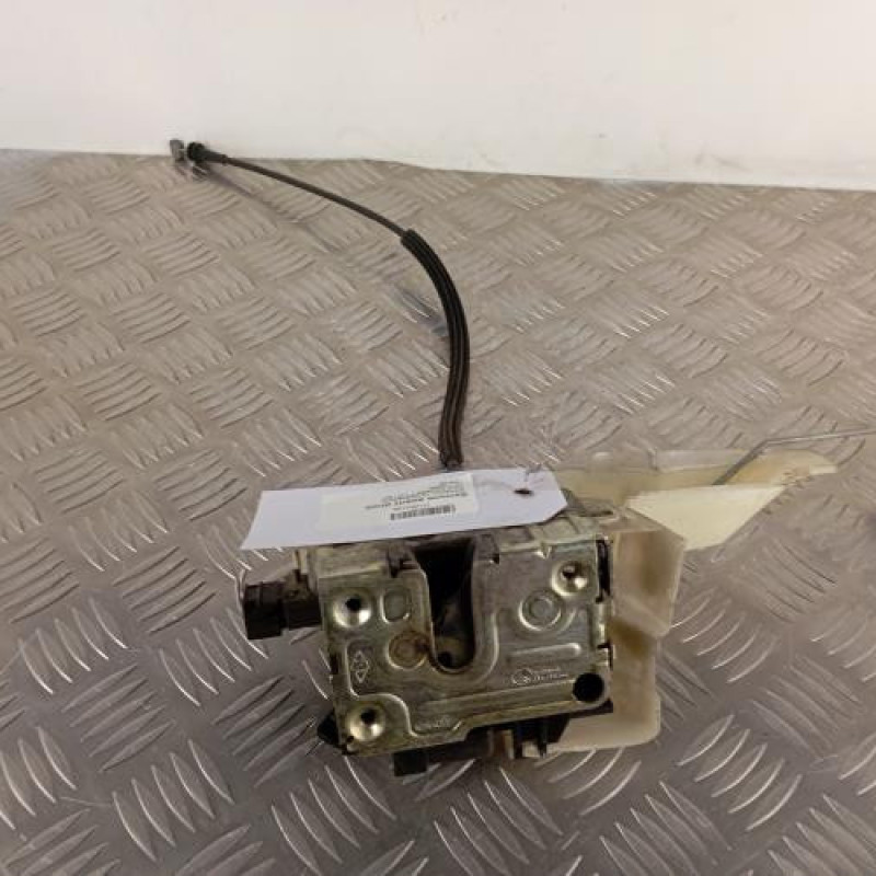 Serrure avant droit RENAULT CLIO 2 Serrure avant droit RENAULT CLIO 2