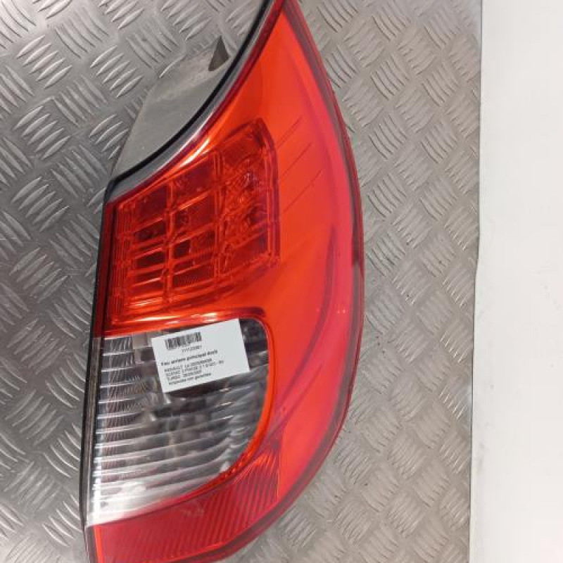 Feu arriere principal droit (feux) RENAULT SCENIC 2 Feu arriere principal droit (feux) RENAULT SCENIC 2