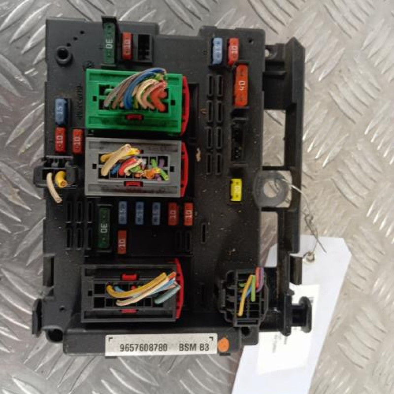 Boitier servitude moteur (BSM) PEUGEOT 206