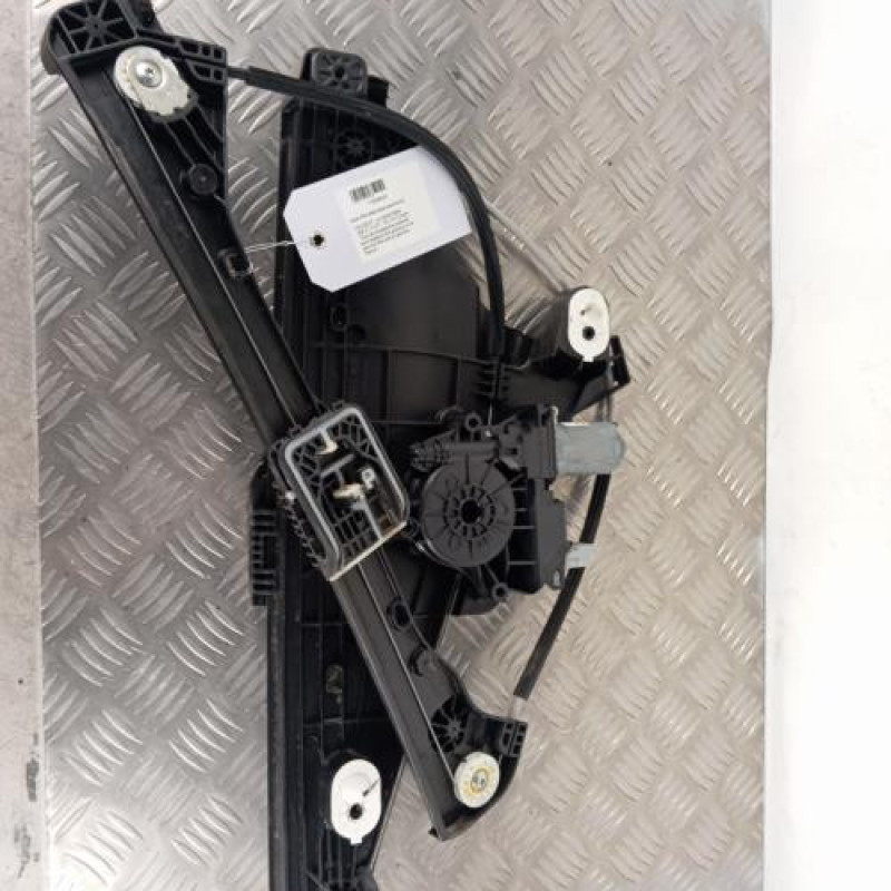 Leve vitre electrique avant droit PEUGEOT 208 2