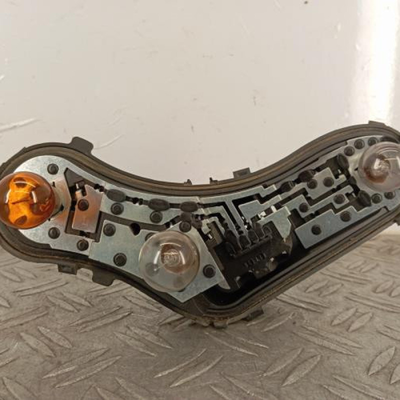 Platine feu arriere gauche PEUGEOT 3008 1