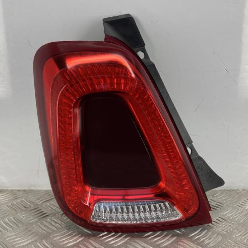 Feu arriere principal gauche (feux) FIAT 500 2