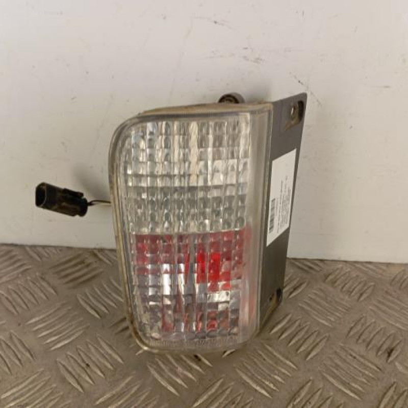 Feu de pare choc arriere gauche OPEL VIVARO 1