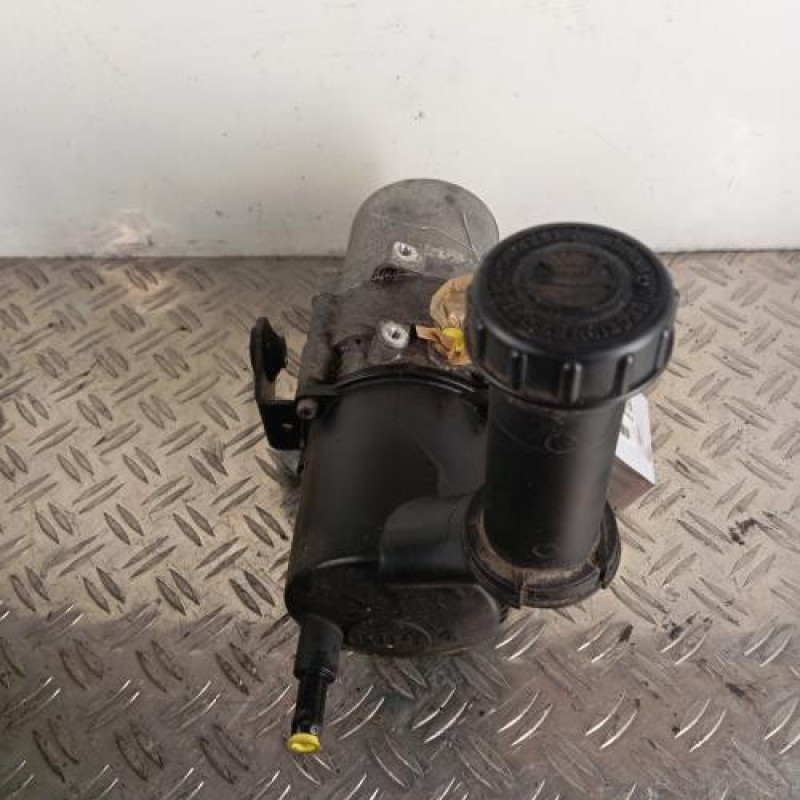 Pompe de direction PEUGEOT 5008 1