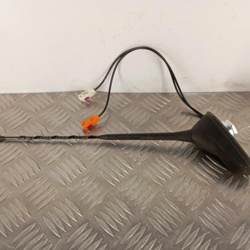 Antenne PEUGEOT 208 2