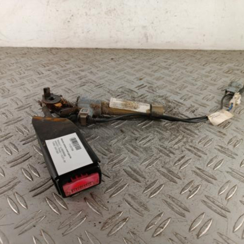 Attache ceinture avant gauche RENAULT KANGOO 1
