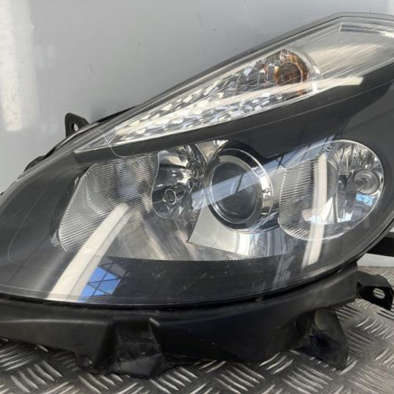 Optique avant principal gauche (feux)(phare) RENAULT CLIO 3