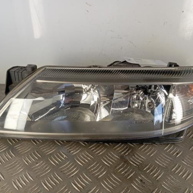 Optique avant principal gauche (feux)(phare) RENAULT LAGUNA 2