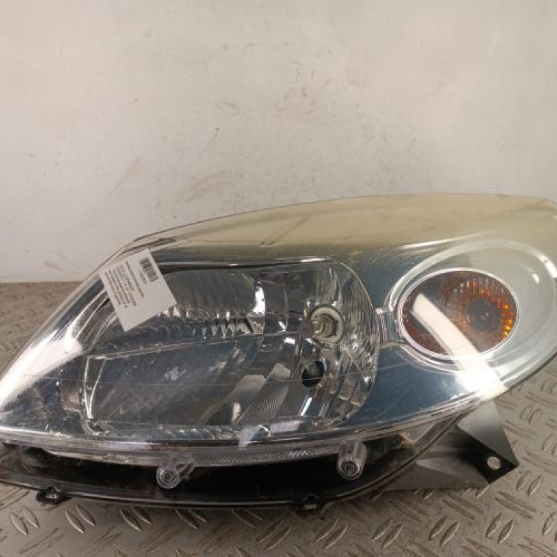 Optique avant principal gauche (feux)(phare) DACIA SANDERO 1