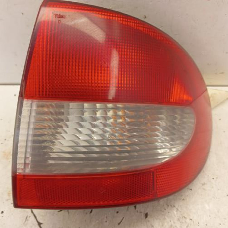 Feu arriere principal droit (feux) RENAULT MEGANE 1 Feu arriere principal droit (feux) RENAULT MEGANE 1