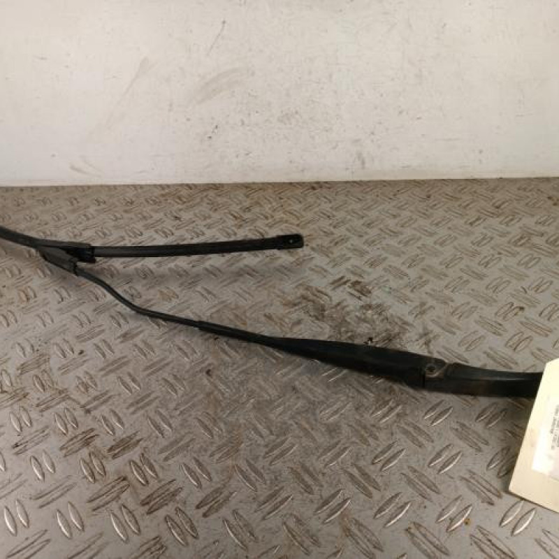 Bras essuie glace avant gauche RENAULT CLIO 3 Bras essuie glace avant gauche RENAULT CLIO 3