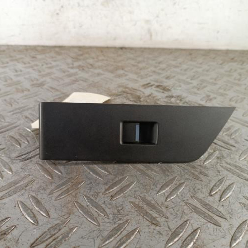 Interrupteur de leve vitre arriere droit LAND ROVER RANGE ROVER 1 EVOQUE
