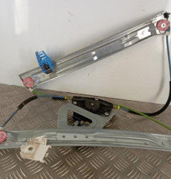 Leve vitre electrique avant droit PEUGEOT 208 1 Photo n°1