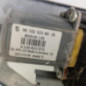 Leve vitre electrique avant droit PEUGEOT 208 1