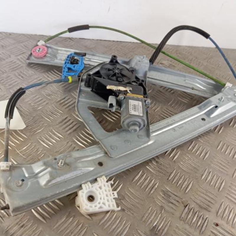Leve vitre electrique avant gauche PEUGEOT 208 1