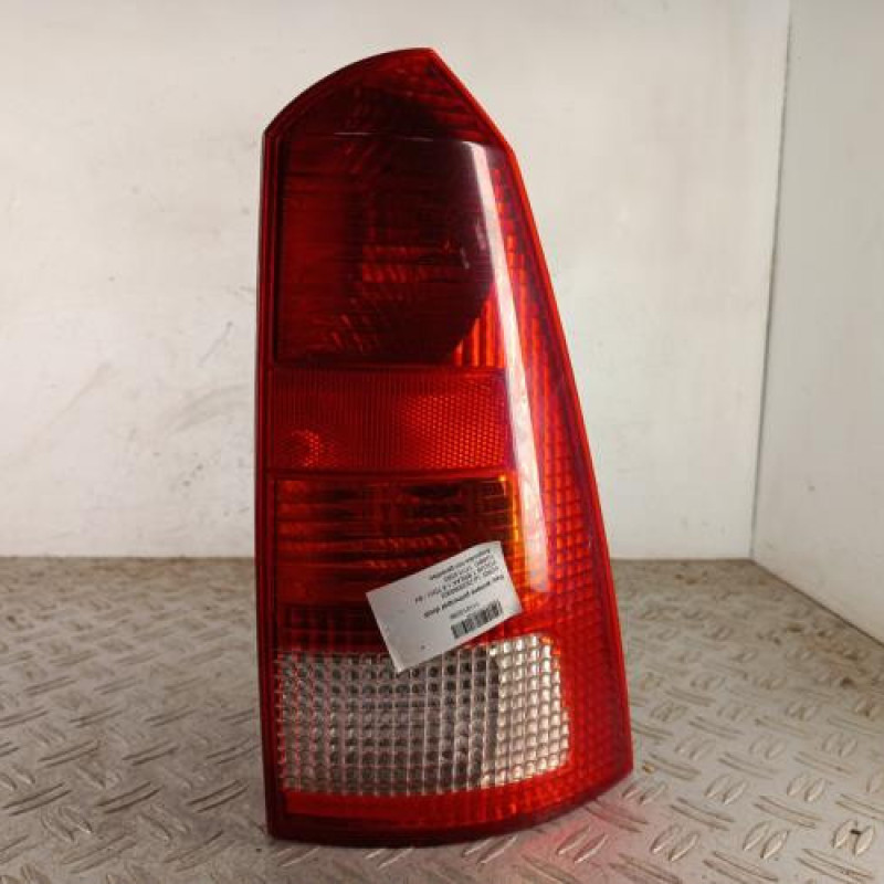 Feu arriere principal droit (feux) FORD FOCUS 1 Feu arriere principal droit (feux) FORD FOCUS 1