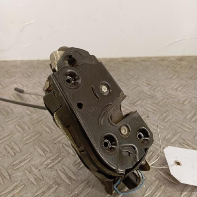 Serrure avant gauche MERCEDES VITO 639 Serrure avant gauche MERCEDES VITO 639
