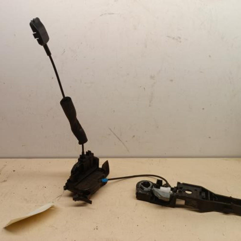 Serrure avant gauche RENAULT LAGUNA 3 Serrure avant gauche RENAULT LAGUNA 3