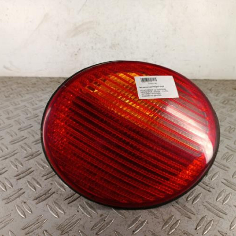 Feu arriere principal droit (feux) VOLKSWAGEN NEW BEETLE 1 Feu arriere principal droit (feux) VOLKSWAGEN NEW BEETLE 1