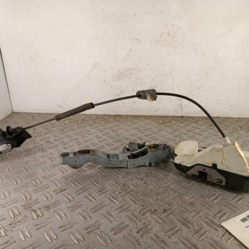 Serrure avant gauche PEUGEOT 308 1 SW