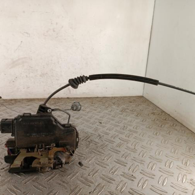 Serrure avant gauche VOLKSWAGEN GOLF 4