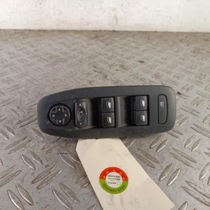Interrupteur de leve vitre avant gauche PEUGEOT 2008 1