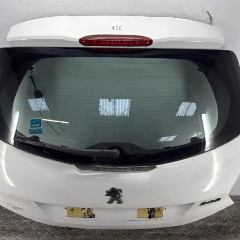 Malle/Hayon arriere PEUGEOT 208 1